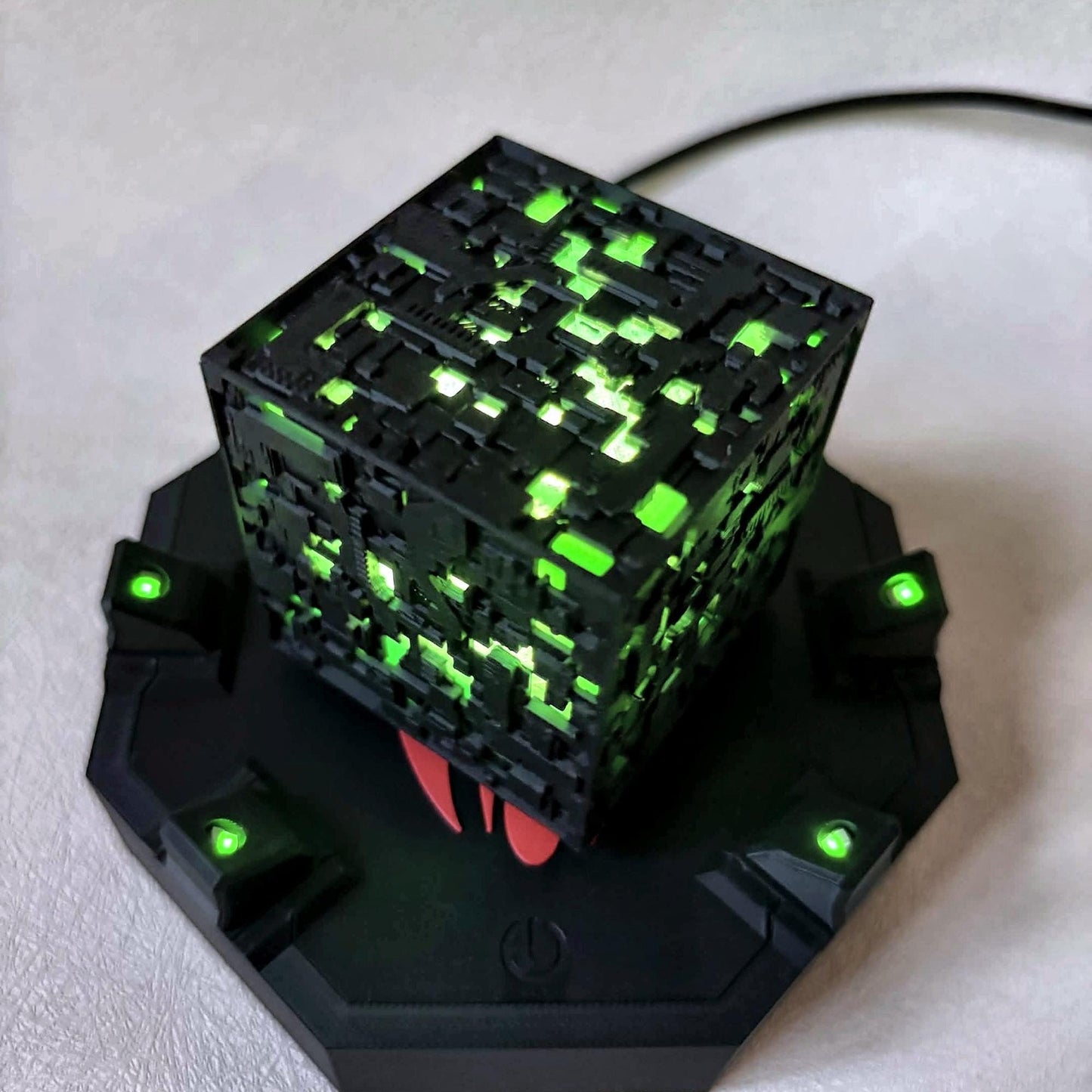 Magnetic Levitating Star Trek Borg Cube Lamp, Illuminated Sci-Fi Desk Display