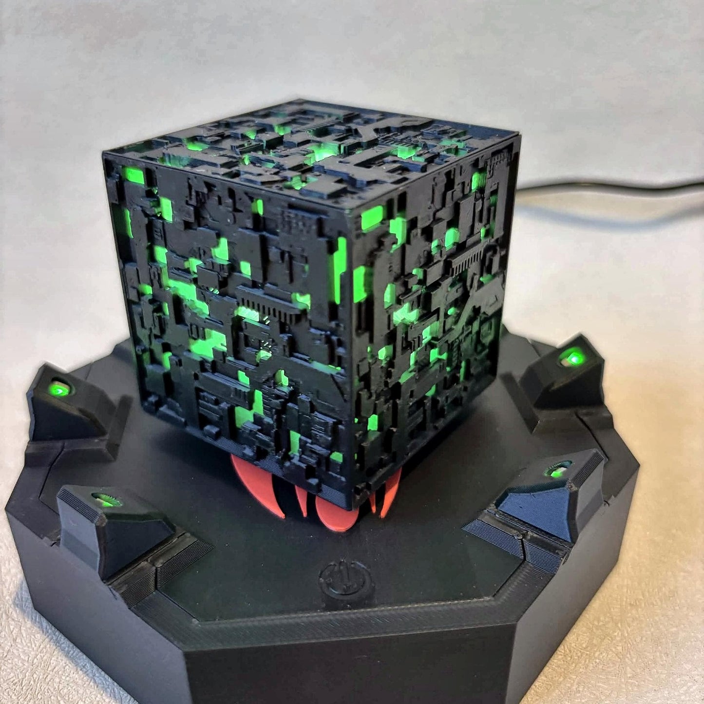 Magnetic Levitating Star Trek Borg Cube Lamp, Illuminated Sci-Fi Desk Display