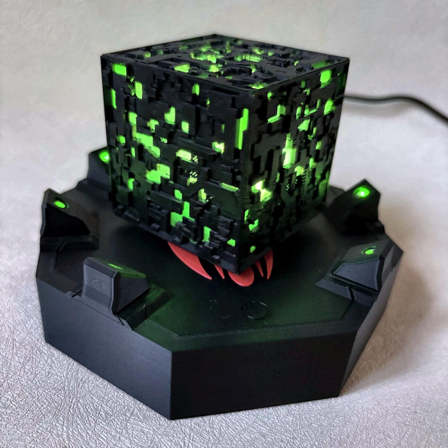 Magnetic Levitating Star Trek Borg Cube Lamp, Illuminated Sci-Fi Desk Display