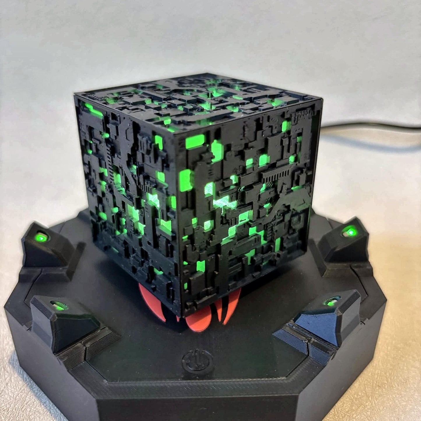 Magnetic Levitating Star Trek Borg Cube Lamp, Illuminated Sci-Fi Desk Display