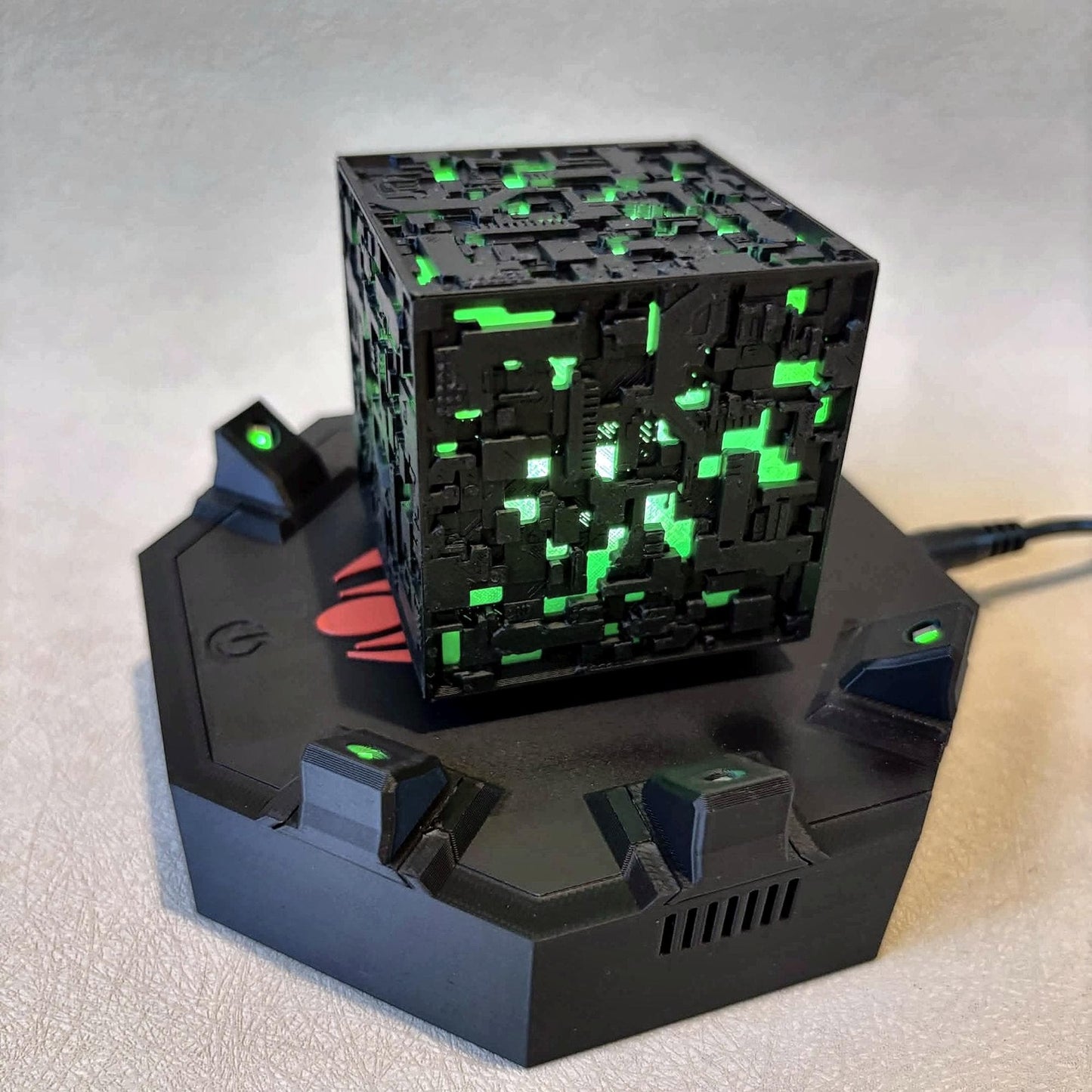 Magnetic Levitating Star Trek Borg Cube Lamp, Illuminated Sci-Fi Desk Display